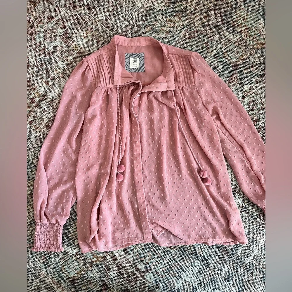 Pink long sleeve Swiss dot peasant shirt hippie shirt - size small